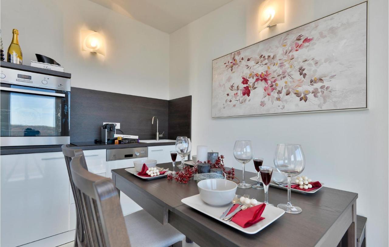 8 Bedroom Lovely Home In Durdevac Ðurđevac エクステリア 写真