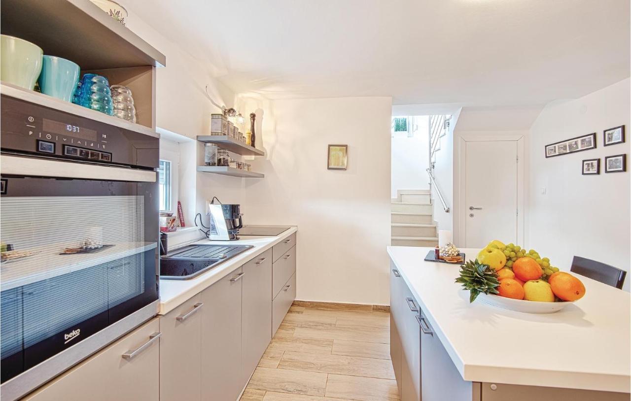 8 Bedroom Lovely Home In Durdevac Ðurđevac エクステリア 写真