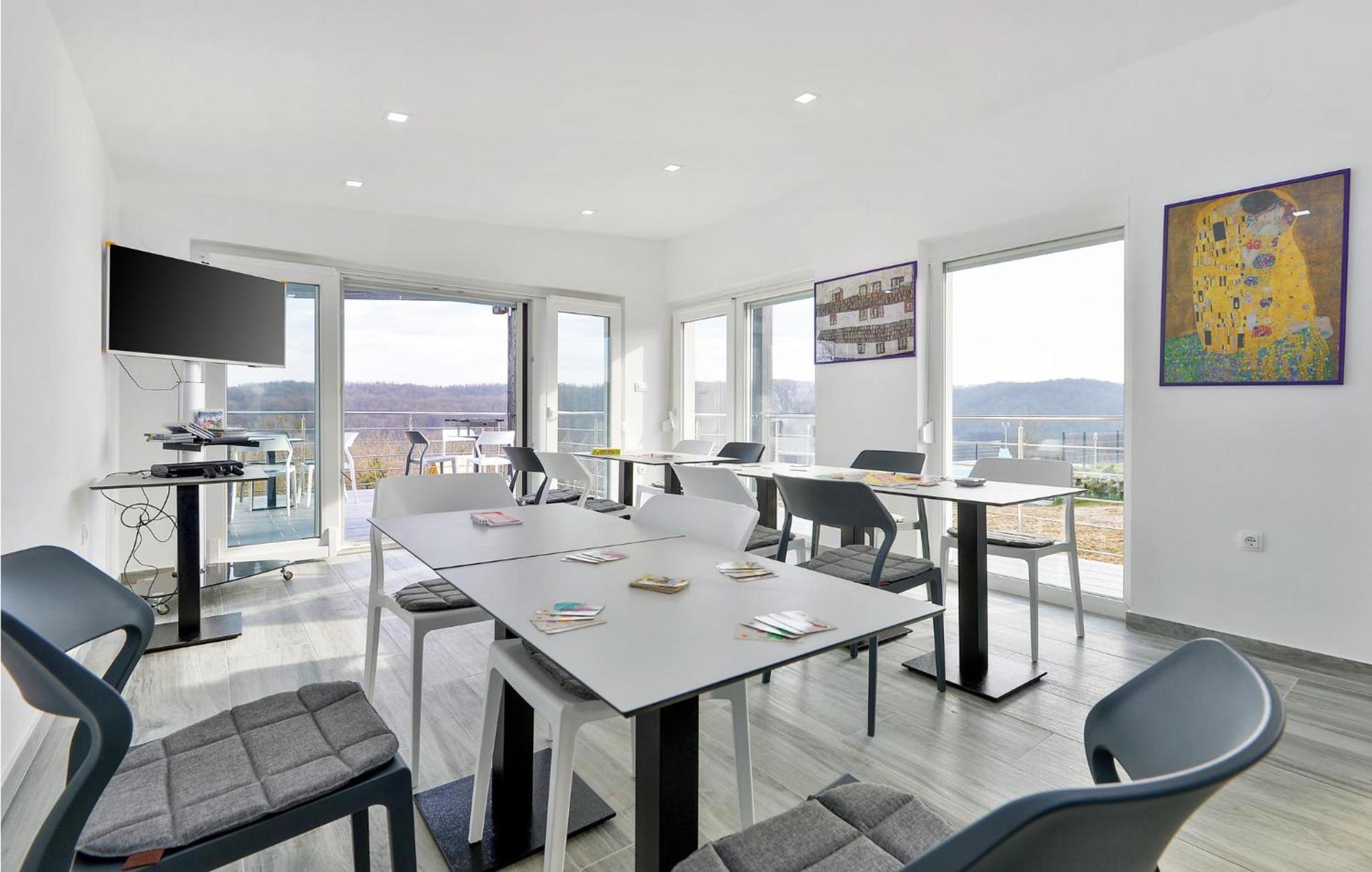 8 Bedroom Lovely Home In Durdevac Ðurđevac エクステリア 写真